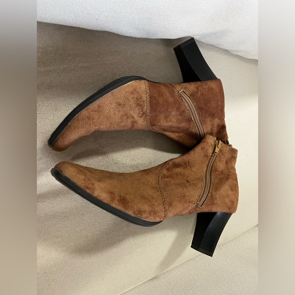 Vintage Shoes - VTG Predictions Y2K Brown Suede Square Toe Kitten Heel Ankle Boot Booties 8.5